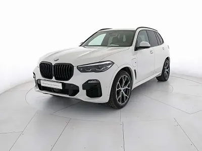 Usata BMW X5 M Sport 286 CV (210 kW) 2021 Alpin white SUV