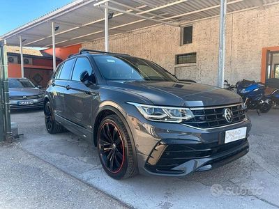Usata VW Tiguan R-line 150 CV (110 kW) 2021 Grigio SUV
