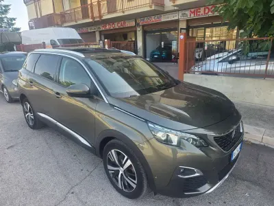 Usata Peugeot 5008 GT-line 131 CV (96 kW) 2020 Verde SUV