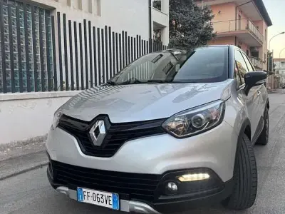 Usata Renault Captur 90 CV (66 kW) 2016 SUV