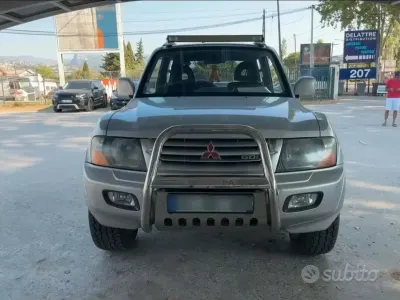 Usata Mitsubishi Pajero 202 CV (148 kW) 2002 Grigio SUV