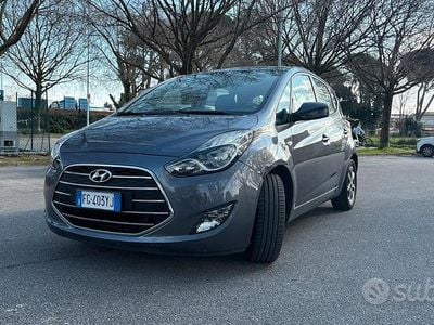 Usata Hyundai ix20 Comfort 90 CV (66 kW) 2016 Grigio Utilitaria