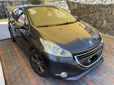 Usata Peugeot 208 82 CV (60 kW) 2014 Grigio Utilitaria