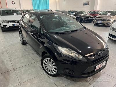 Usado Ford Fiesta Titanium 97 HP (71 kW) 2010 Azul Citadino