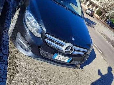 Usata Mercedes B180 109 CV (80 kW) 2015 Monovolume