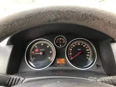 Usata Opel Astra 90 CV (66 kW) 2008 Berlina