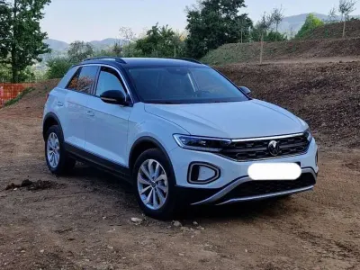 Usata VW T-Roc Edition 116 CV (85 kW) 2024 Bianco SUV