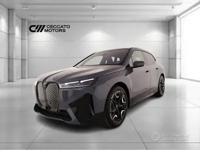 Nuova BMW iX Comfort Edition 384 kW (523 CV) 2026 Storm bay SUV