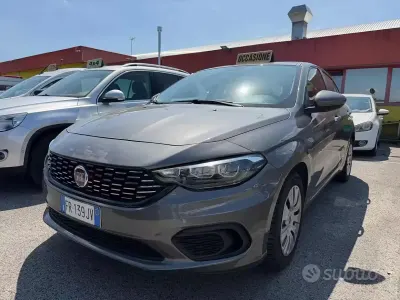 Usata Fiat Tipo Easy 95 CV (69 kW) 2018 Grigio Berlina