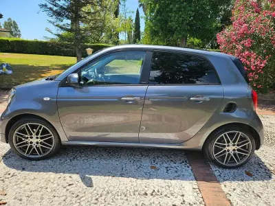 Usata Smart ForFour Brabus Xclusive 109 CV (80 kW) 2017 Grigio Utilitaria