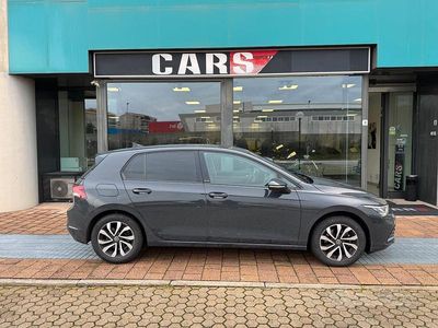 Begagnad VW Golf VIII Life 2022 Grå Sedan