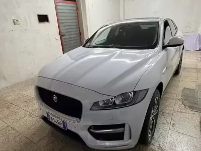 Usata Jaguar F-Pace 180 CV (132 kW) 2018 Bianco SUV