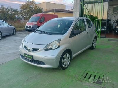 Usata Toyota Aygo 68 CV (50 kW) 2008 Grigio Utilitaria