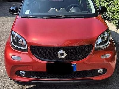 Begagnad Smart ForFour Passion 71 HK (52 kW) 2016 Röd Halvkombi
