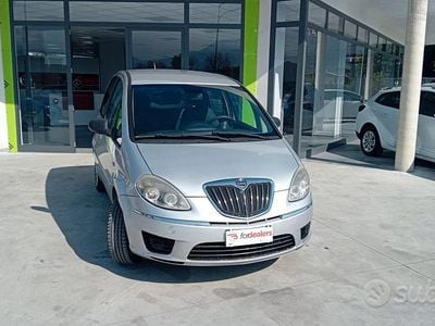 Usata Lancia Musa Gold 77 CV (56 kW) 2012 Grigio Monovolume