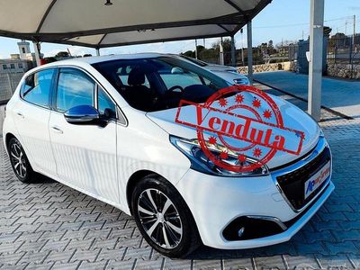 Usata Peugeot 208 Allure 75 CV (55 kW) 2017 Bianco Utilitaria