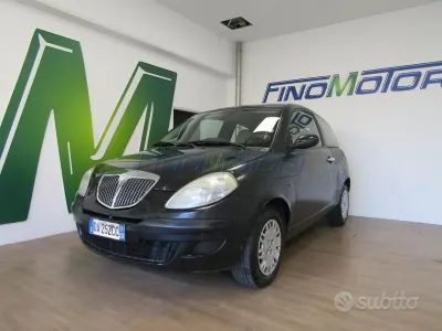 Usata Lancia Ypsilon 60 CV (44 kW) 2006 Nero Utilitaria