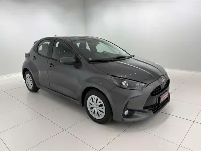 Usata Toyota Yaris Active 72 CV (52 kW) 2022 Dark grey met Utilitaria