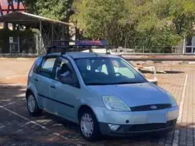 Second-hand Ford Fiesta 68 CP (50 kW) 2004 Gri Hatchback