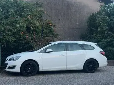 Usata Opel Astra Style 136 CV (100 kW) 2014 Station wagon