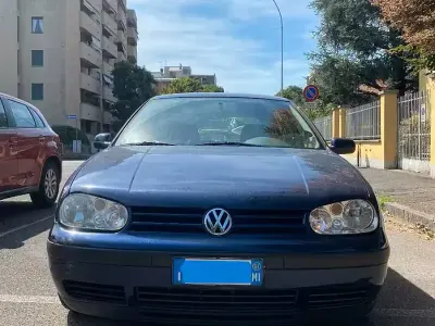 Usata VW Golf IV Comfortline 105 CV (77 kW) 2001 Blu/azzurro Berlina
