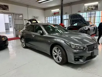 Usata Infiniti Q70 170 CV (125 kW) 2019 Grigio Berlina
