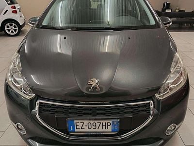 Usata Peugeot 208 Allure 82 CV (60 kW) 2015 Grigio Utilitaria