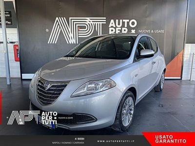 Begagnad Lancia Ypsilon Gold 69 HK (50 kW) 2012 Grå Halvkombi