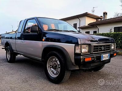 Usata Nissan King 74 CV (54 kW) 1991 Grigio Pick-up