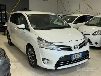 Usata Toyota Verso Business Edition 111 CV (81 kW) 2015 Bianco Monovolume