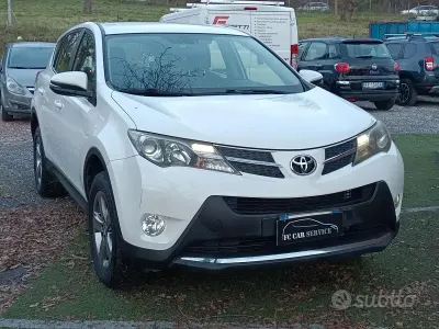 Usata Toyota RAV4 Active 124 CV (91 kW) 2015 Bianco SUV
