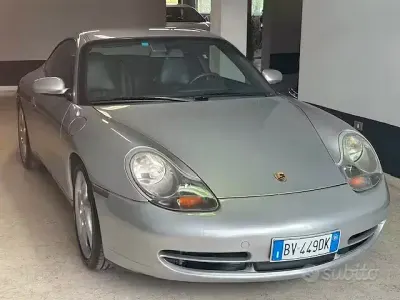 Usata Porsche 911 Carrera 300 CV (220 kW) 2001 Grigio Coupé