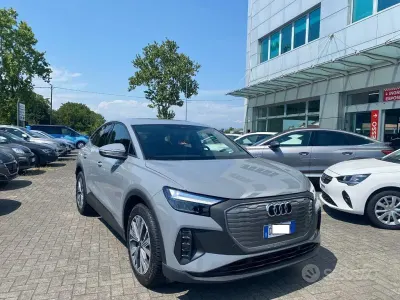 Usata Audi Q4 e-tron Business 210 kW (286 CV) 2024 Grigio SUV