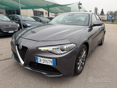 Usata Alfa Romeo Giulia Executive 160 CV (117 kW) 2020 Grigio Berlina