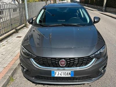 Usata Fiat Tipo Lounge 120 CV (88 kW) 2016 Grigio Berlina