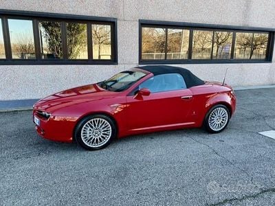 Usata Alfa Romeo Spider 262 CV (192 kW) 2007 Rosso Cabrio