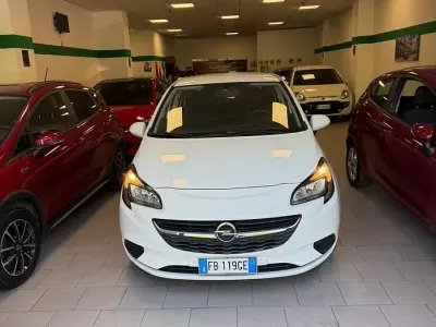 Gebraucht Opel Corsa 69 PS (50 kW) 2015 Weiß Kleinwagen