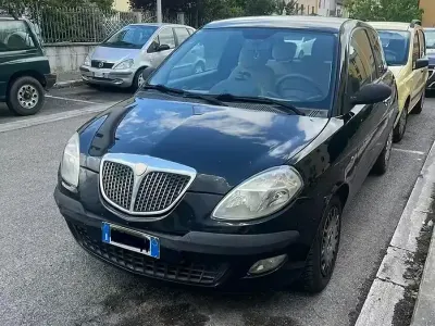 Usata Lancia Ypsilon 60 CV (44 kW) 2006 Nero Utilitaria