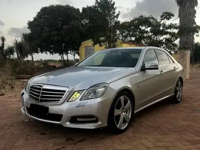 Usata Mercedes E250 204 CV (150 kW) 2013 Grigio Berlina