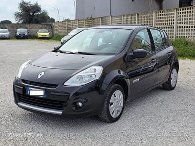 Usata Renault Clio II Luxe 100 CV (73 kW) 2010 Nero Berlina