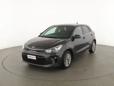 Usado Kia Rio 85 HP (62 kW) 2019 Preto