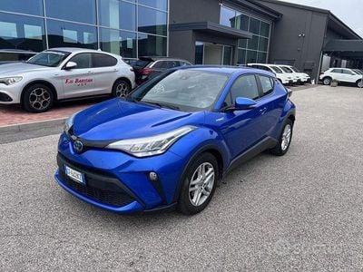 Usata Toyota C-HR Active 122 CV (89 kW) 2021 Blu metallizzato SUV