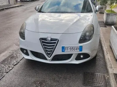 Usata Alfa Romeo Giulietta 140 CV (102 kW) 2011 Bianco Utilitaria