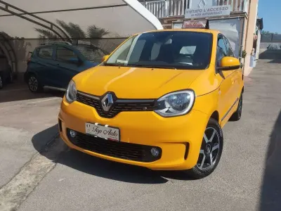 Usata Renault Twingo Intens 65 CV (47 kW) 2020 Oro Utilitaria