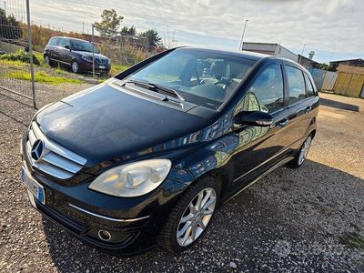 Usata Mercedes B200 108 CV (79 kW) 2007 Nero Monovolume