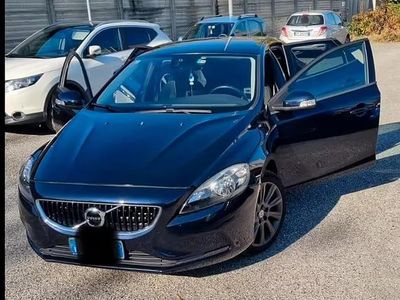 Gebraucht Volvo V40 120 PS (88 kW) 2016 Blau Limousine