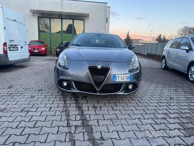Usata Alfa Romeo Giulietta Distinctive 120 CV (88 kW) 2015 Grigio Utilitaria
