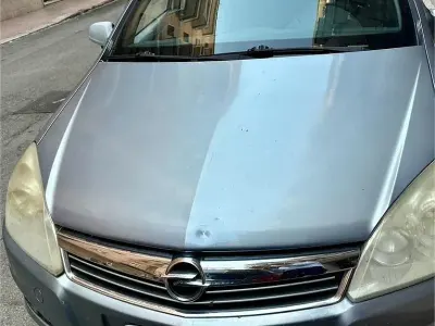 Usata Opel Astra 110 CV (80 kW) 2009 Grigio Berlina