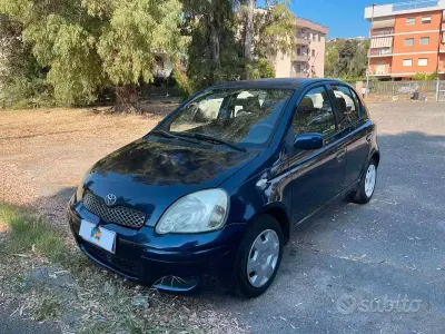 Usata Toyota Yaris Sol 75 CV (55 kW) 2004 Bluazzurro Berlina