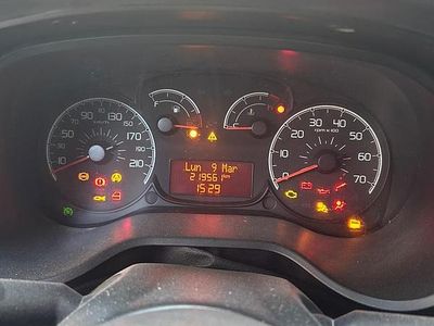 Usata Fiat Doblò 105 CV (77 kW) 2011 Grigio Monovolume